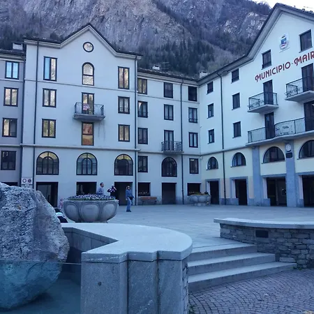 Maison Clocher 아파트 *