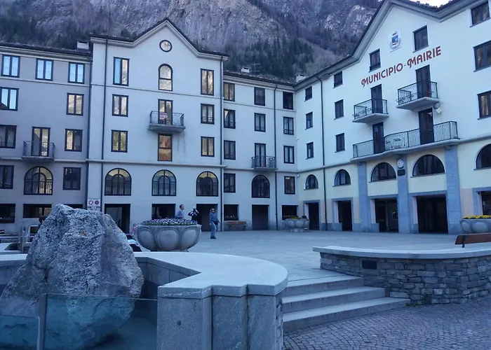 Maison Clocher 아파트 *